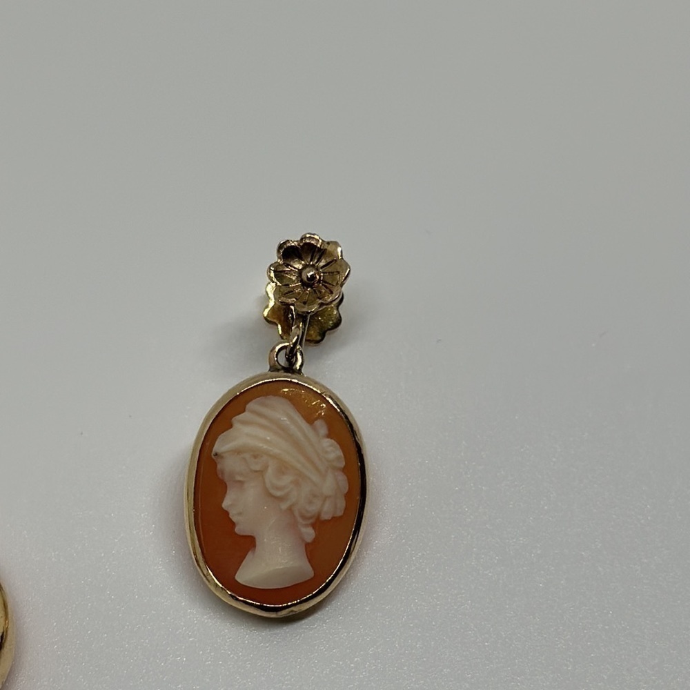 VINTAGE 14K real solid gold camafeo earrings - Picture 12 of 16